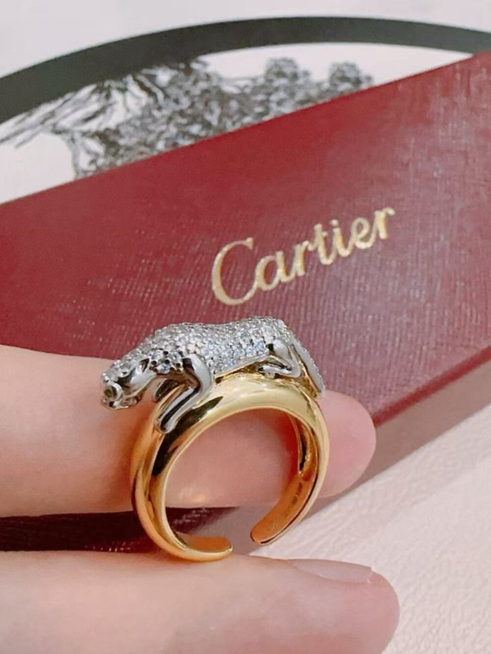 Cartier Panthère de Cartier Diamond & Gold Ring